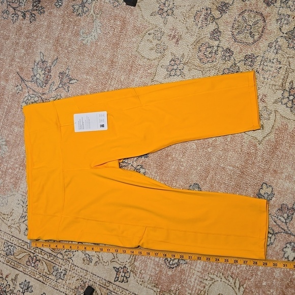 Athleta Ultimate Stash II Capri Gold with Pockets - Size 1X - Picture 5 of 11